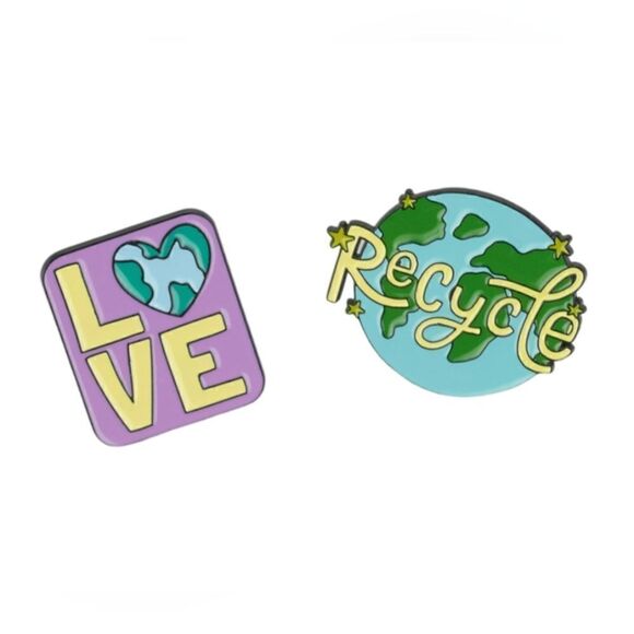 U Style Backpack Pins, Multicolor Love/Recycle Theme, Set of 2 - Picture 2 of 3